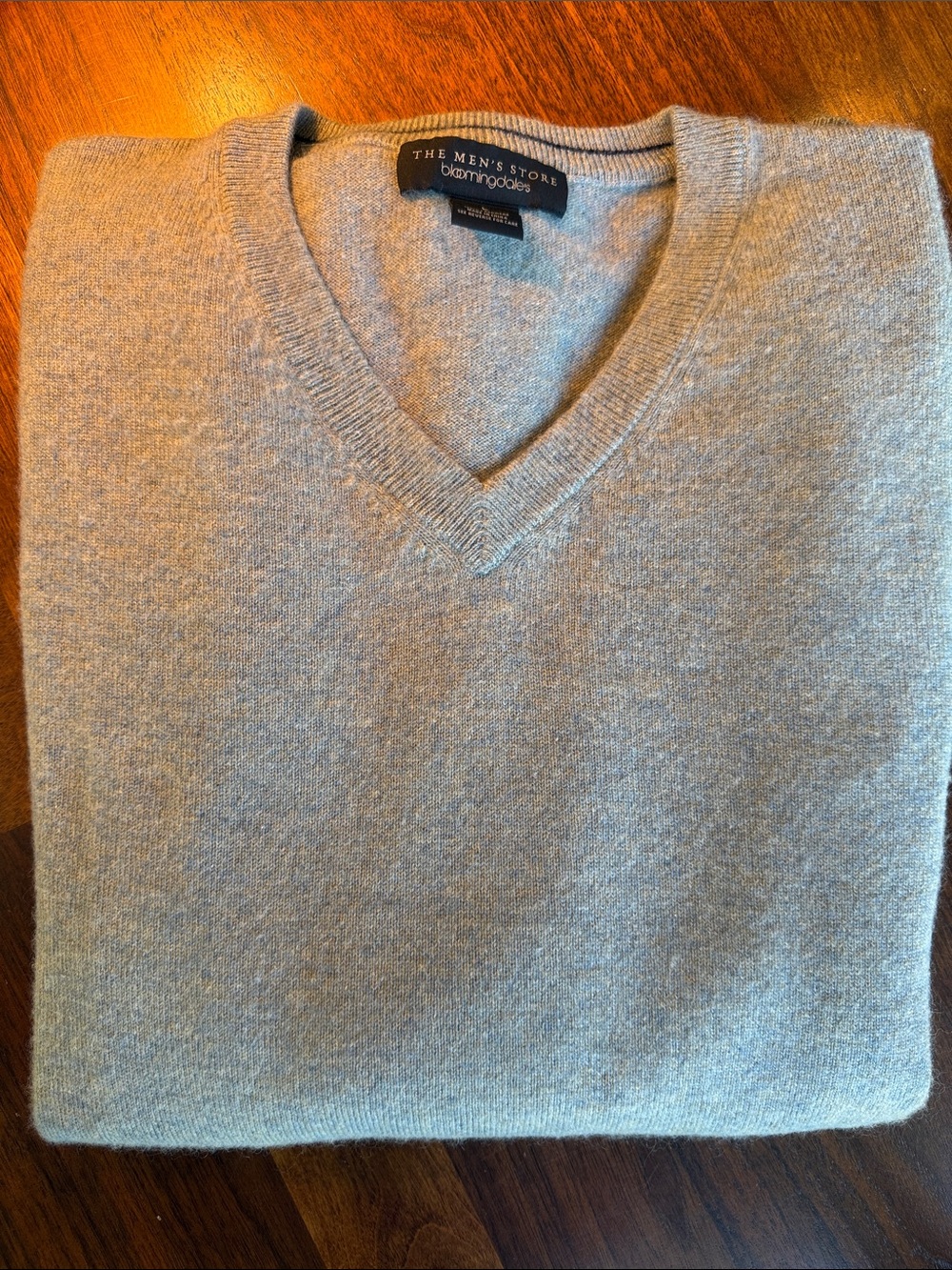 MEN'S BLOOMINGDALE'S V-NECK CASHMERE SWEATER BLUE GREY - SIZE LARGE - BEAUTIFUL!